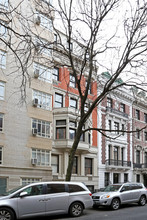 16 W 74th St in New York, NY - Building Photo - Building Photo