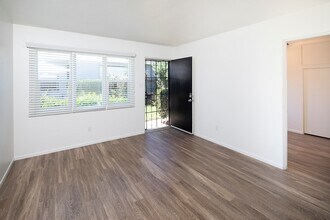 960 Opal St in San Diego, CA - Building Photo - Building Photo