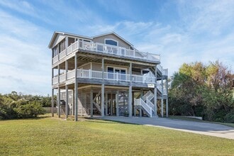 8518 S Old Oregon Inlet Rd in Nags Head, NC - Building Photo - Building Photo