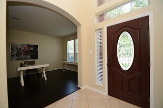 5002 Hearth Hollow Ln in Sugar Land, TX - Building Photo - Building Photo