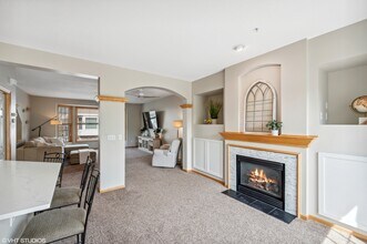 977 Fairfield Ct in Hopkins, MN - Foto de edificio - Building Photo