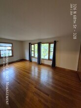 326 N 68th St-Unit -328 in Wauwatosa, WI - Foto de edificio - Building Photo