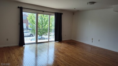 540 15th Ave in Newark, NJ - Building Photo - Building Photo