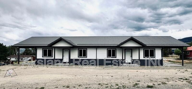 910 Roosevelt Rd in Salmon, ID - Building Photo