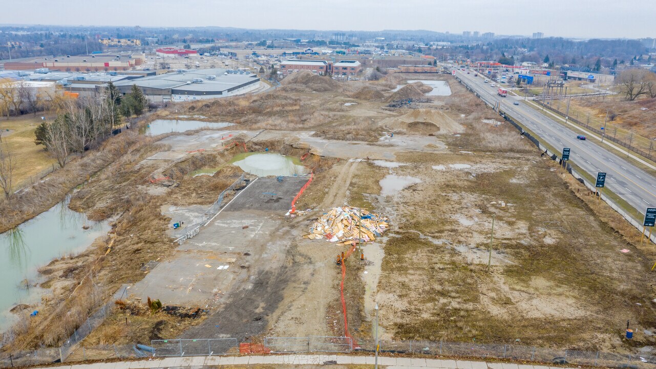 Parkside Urban Towns in Kitchener, ON - Building Photo