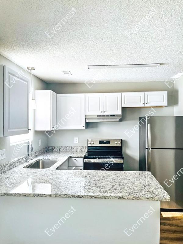 8419 Milton Morris Dr in Charlotte, NC - Building Photo - Building Photo