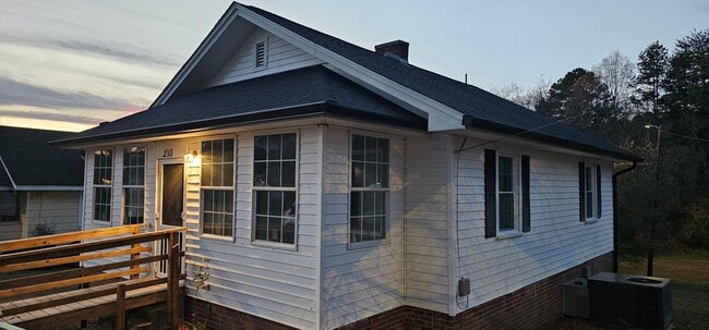 210 Lincoln St in Albemarle, NC - Building Photo - Building Photo