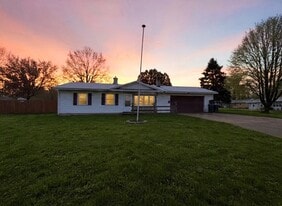 1102 Laurel St in Rome, NY - Building Photo