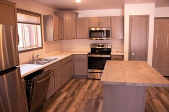 2411 Tony Ct in Eau Claire, WI - Building Photo - Building Photo