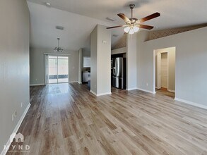 13522 Prestwick Dr in Riverview, FL - Foto de edificio - Building Photo