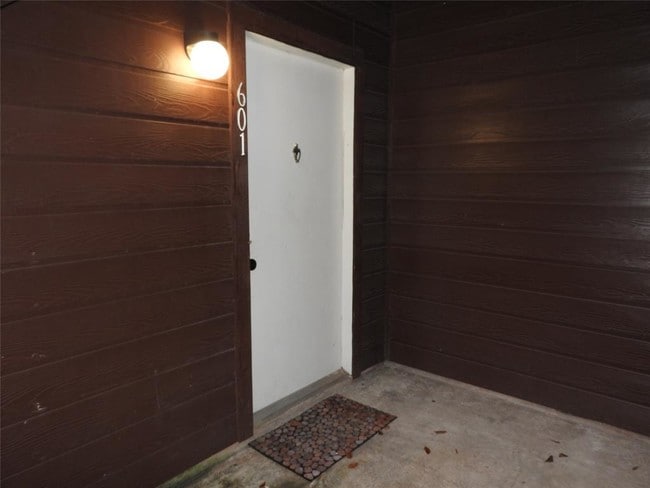 property at 12905 Woodforest Blvd