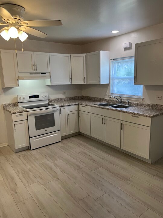 7245 W Lawrence Ave in Harwood Heights, IL - Building Photo