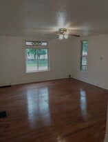701 Litchfield St, Unit 1 in Bay City, MI - Building Photo