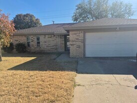 3211 94th St in Lubbock, TX - Building Photo