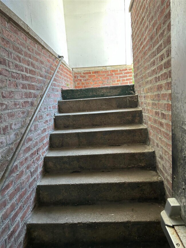 433 E Broadway in Long Beach, NY - Building Photo - Building Photo