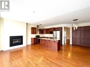 154 Highbury Park Dr in Ottawa, ON - Building Photo - Building Photo