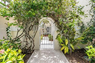 23 Windsor Ln in Palm Beach Gardens, FL - Foto de edificio - Building Photo