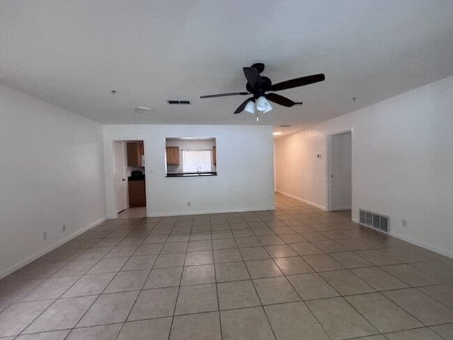8610 Oak Bluff Dr in Orlando, FL - Building Photo - Building Photo
