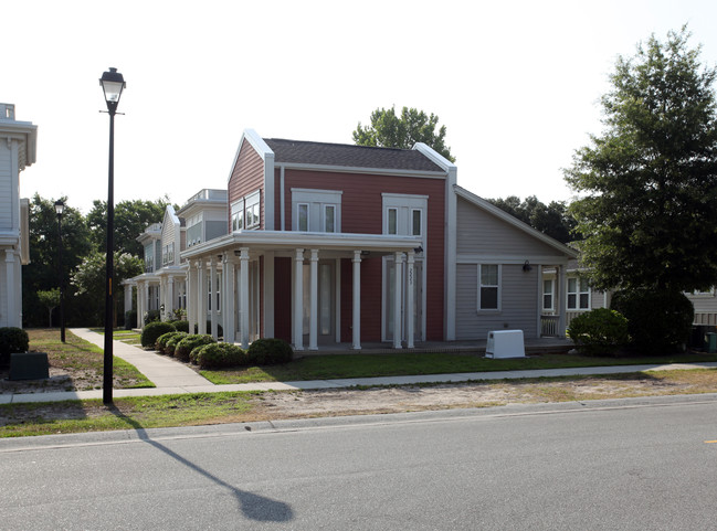 2211-2263 Adams St in Wilmington, NC - Building Photo - Building Photo