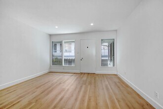 922 6th St in Santa Monica, CA - Building Photo - Building Photo