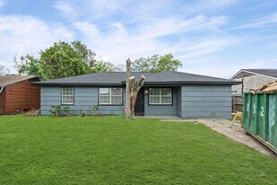 721 Champs St in Channelview, TX - Building Photo