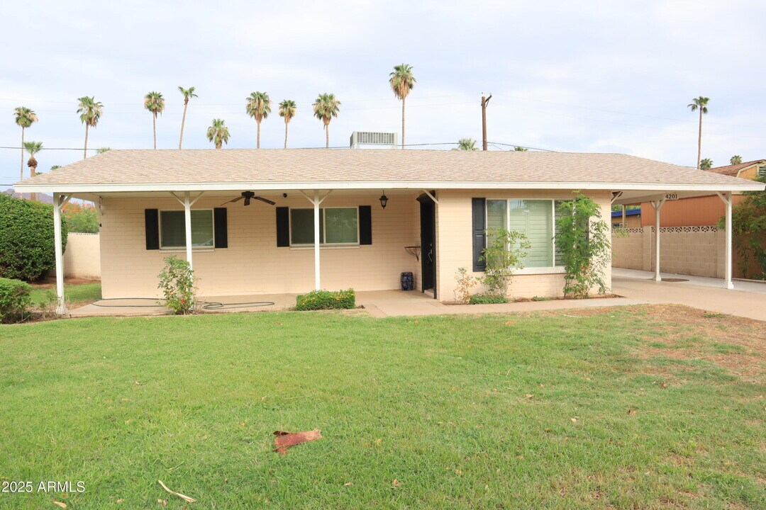 4201 N 35th St in Phoenix, AZ - Building Photo