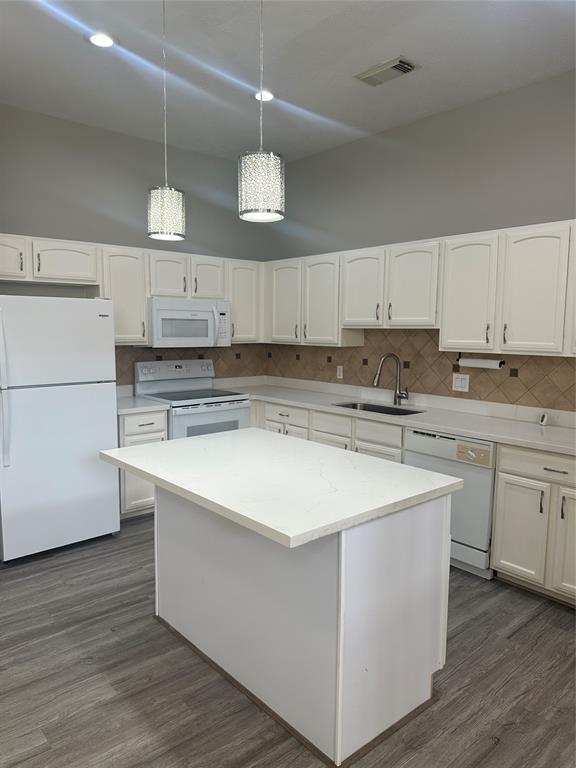 2710 Grants Lake Blvd in Sugar Land, TX - Building Photo - Building Photo