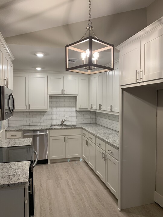 1214 Idlewood Dr in Sherman, TX - Building Photo