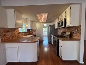 1403 Gracy Dr in Austin, TX - Building Photo - Building Photo