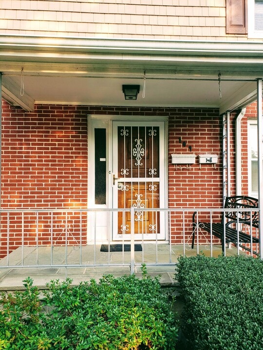 109 Rockwell St, Unit 2 in Harrison, NY - Foto de edificio