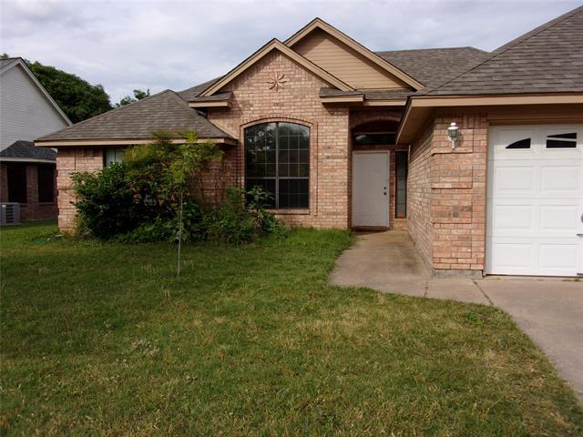 1511 Spanish Oak Dr in Granbury, TX - Building Photo