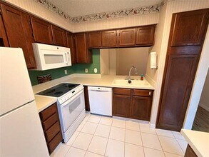 2327 Torrington Dr in Arlington, TX - Building Photo - Building Photo