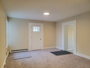 317 W Main St, Unit C in New Holland, PA - Building Photo - Building Photo