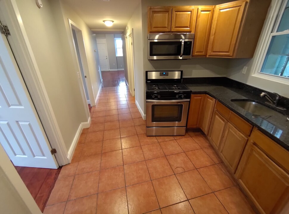 77 Whitney Ave in New Haven, CT - Building Photo