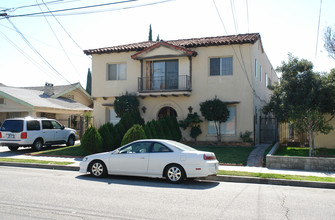 616 E Lomita Ave in Glendale, CA - Foto de edificio - Building Photo