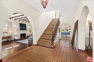 537 N June St in Los Angeles, CA - Building Photo - Building Photo