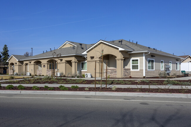 Cinnamon Villas II in Lemoore, CA - Building Photo - Building Photo