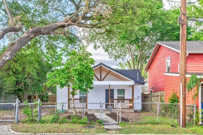 property at 711 Staitti St