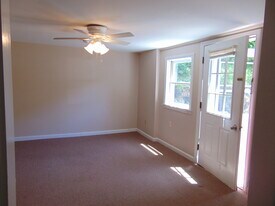 322 Main St, Unit Apt 2 in Marlborough, NH - Building Photo