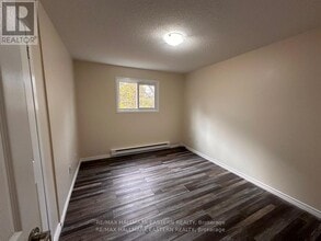 106 Lansdowne St W in Peterborough, ON - Building Photo - Building Photo