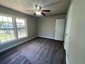 546 N Ave D in Springtown, TX - Building Photo - Building Photo