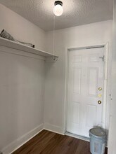 132 Meadow Way in Converse, TX - Building Photo - Building Photo