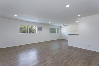 660 W Sierra Madre Blvd, Unit F in Sierra Madre, CA - Building Photo - Building Photo