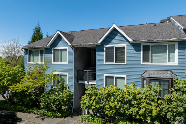 Lexington Condominium in Kirkland, WA - Foto de edificio - Building Photo