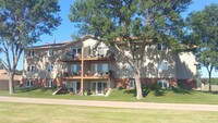 Regency Apartments in Huron, SD - Foto de edificio - Building Photo