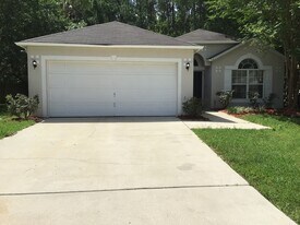3293 Carlotta Rd in Middleburg, FL - Building Photo