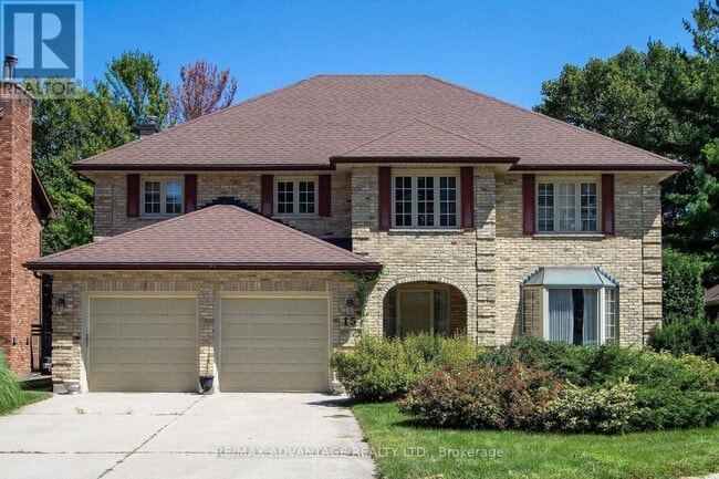 property at 15 Sprucedale Ct