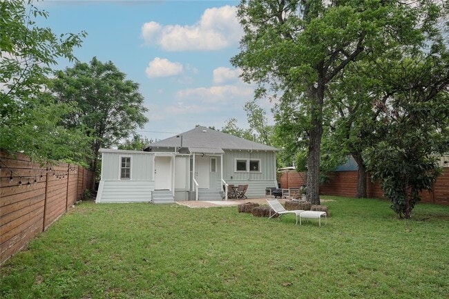 property at 2502 E 6th St