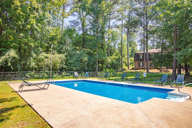 Orleans Apartments in Rainbow City, AL - Foto de edificio - Building Photo