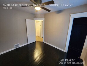 8230 Garfield Blvd in Garfield Heights, OH - Building Photo - Building Photo
